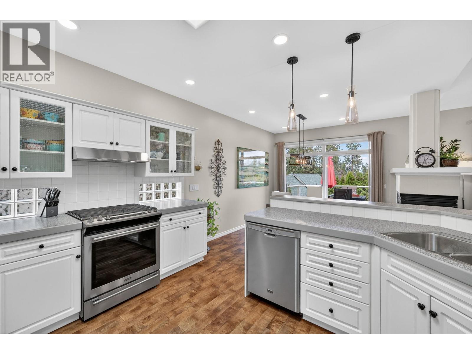 3925 Gallaghers Circle, Kelowna, British Columbia  V1W 3Z9 - Photo 15 - 10382977