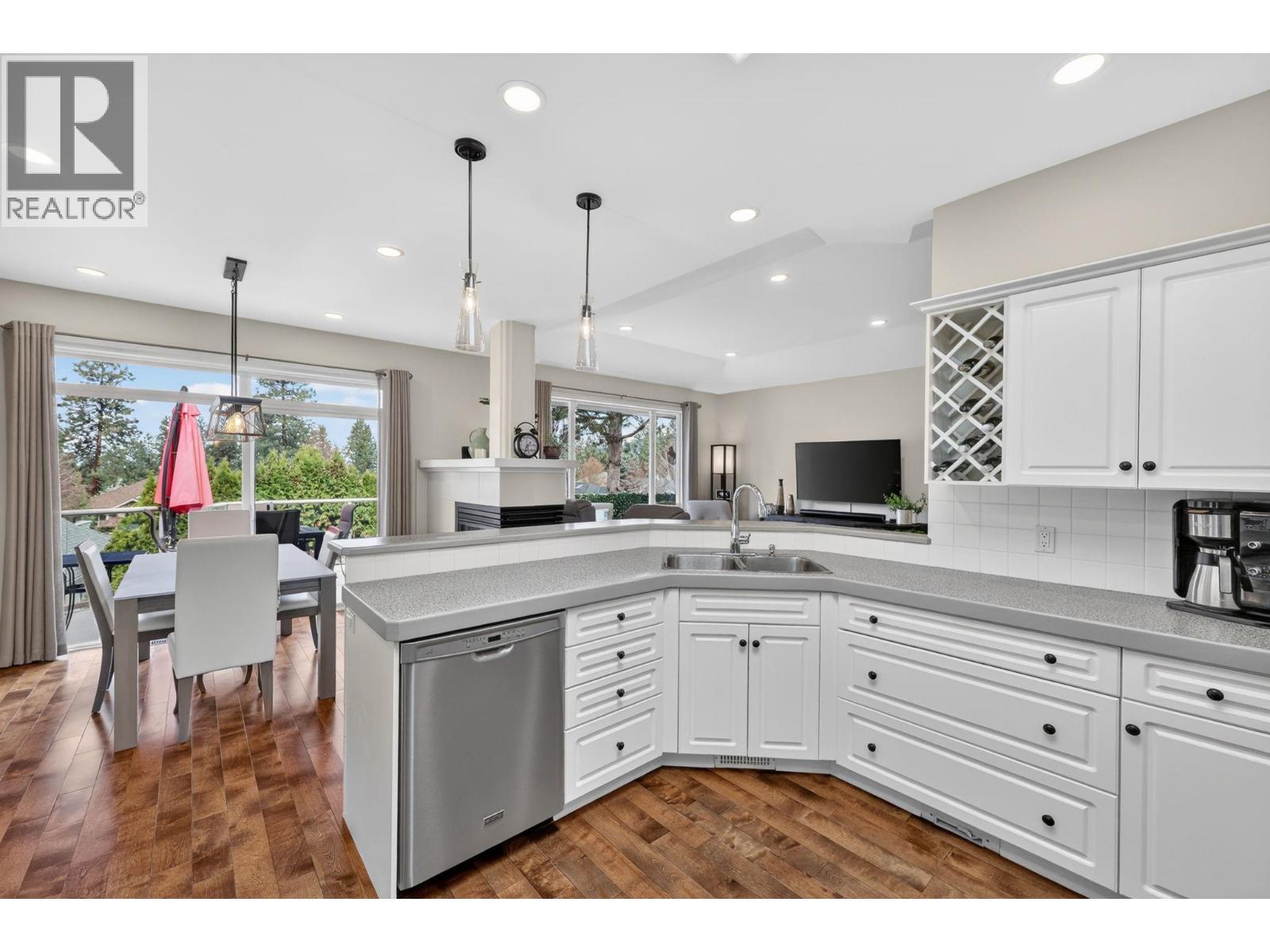 3925 Gallaghers Circle, Kelowna, British Columbia  V1W 3Z9 - Photo 16 - 10382977