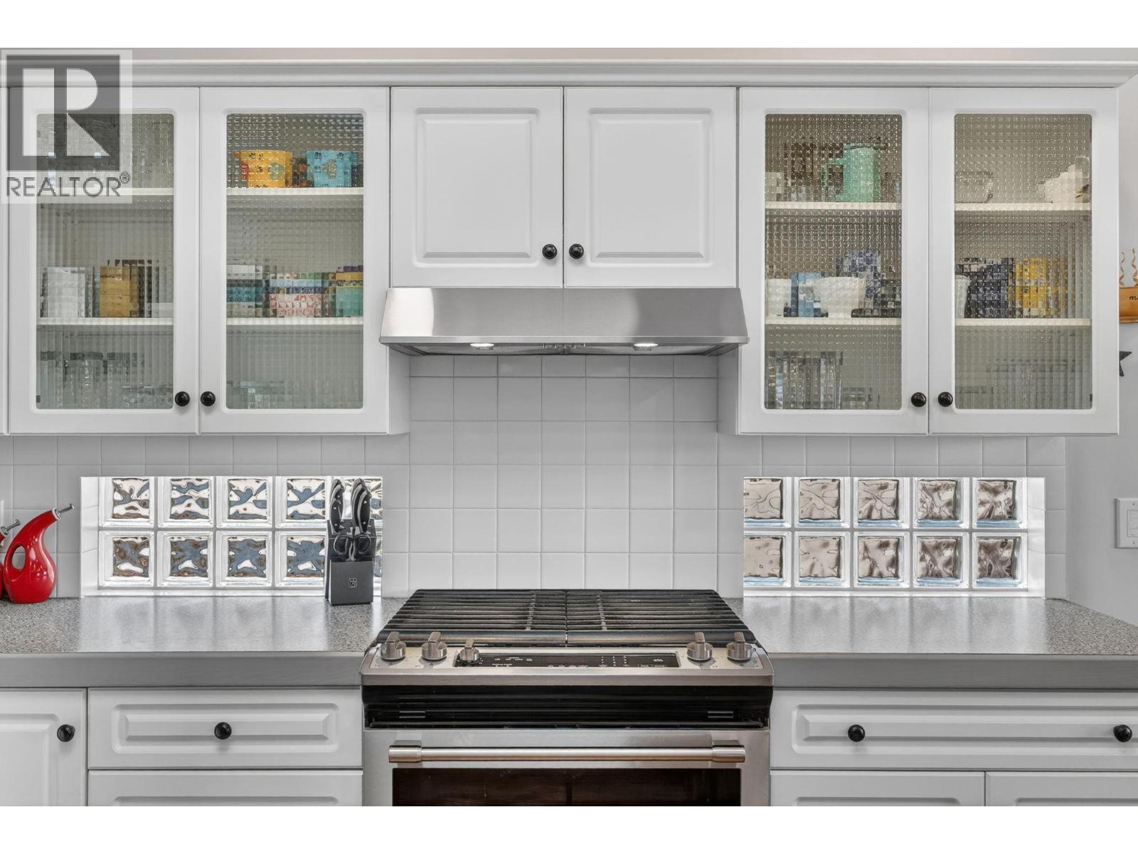 3925 Gallaghers Circle, Kelowna, British Columbia  V1W 3Z9 - Photo 18 - 10382977