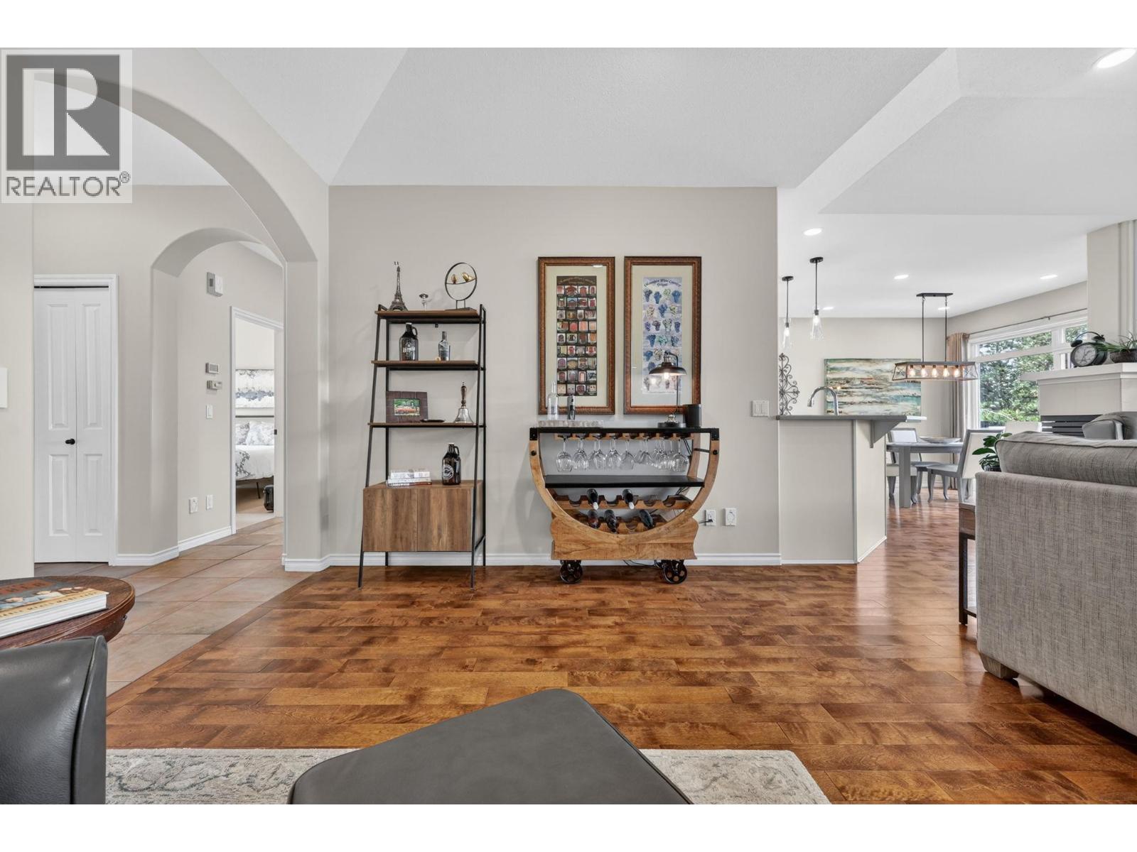 3925 Gallaghers Circle, Kelowna, British Columbia  V1W 3Z9 - Photo 6 - 10382977