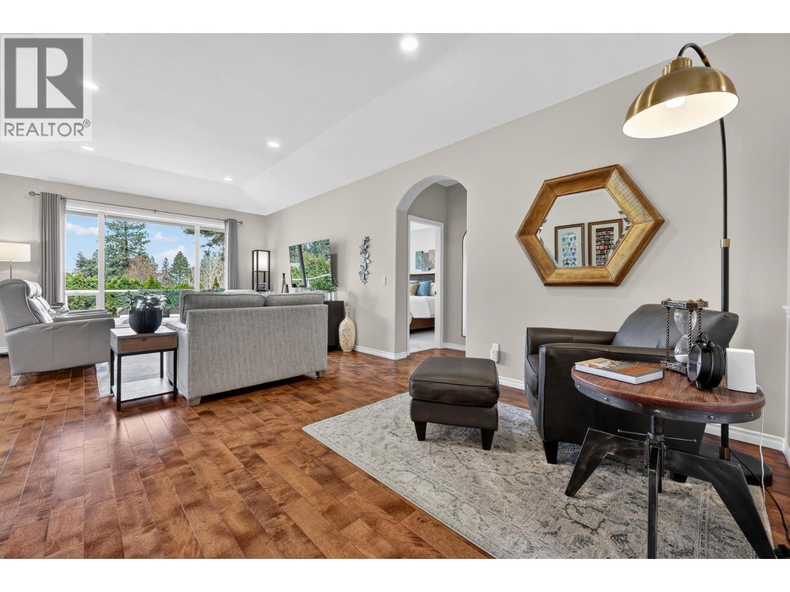 3925 Gallaghers Circle, Kelowna, British Columbia  V1W 3Z9 - Photo 7 - 10382977