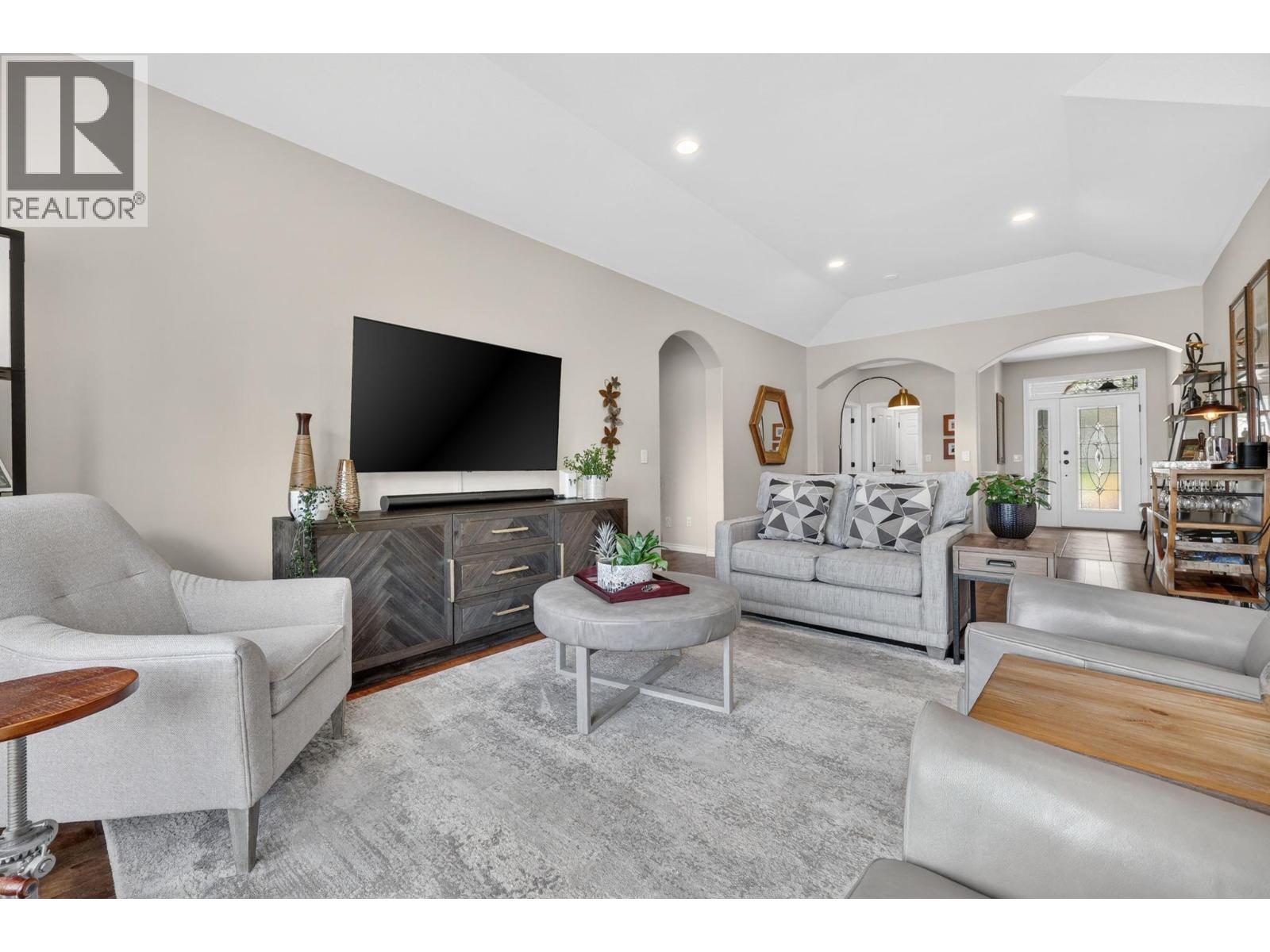 3925 Gallaghers Circle, Kelowna, British Columbia  V1W 3Z9 - Photo 9 - 10382977