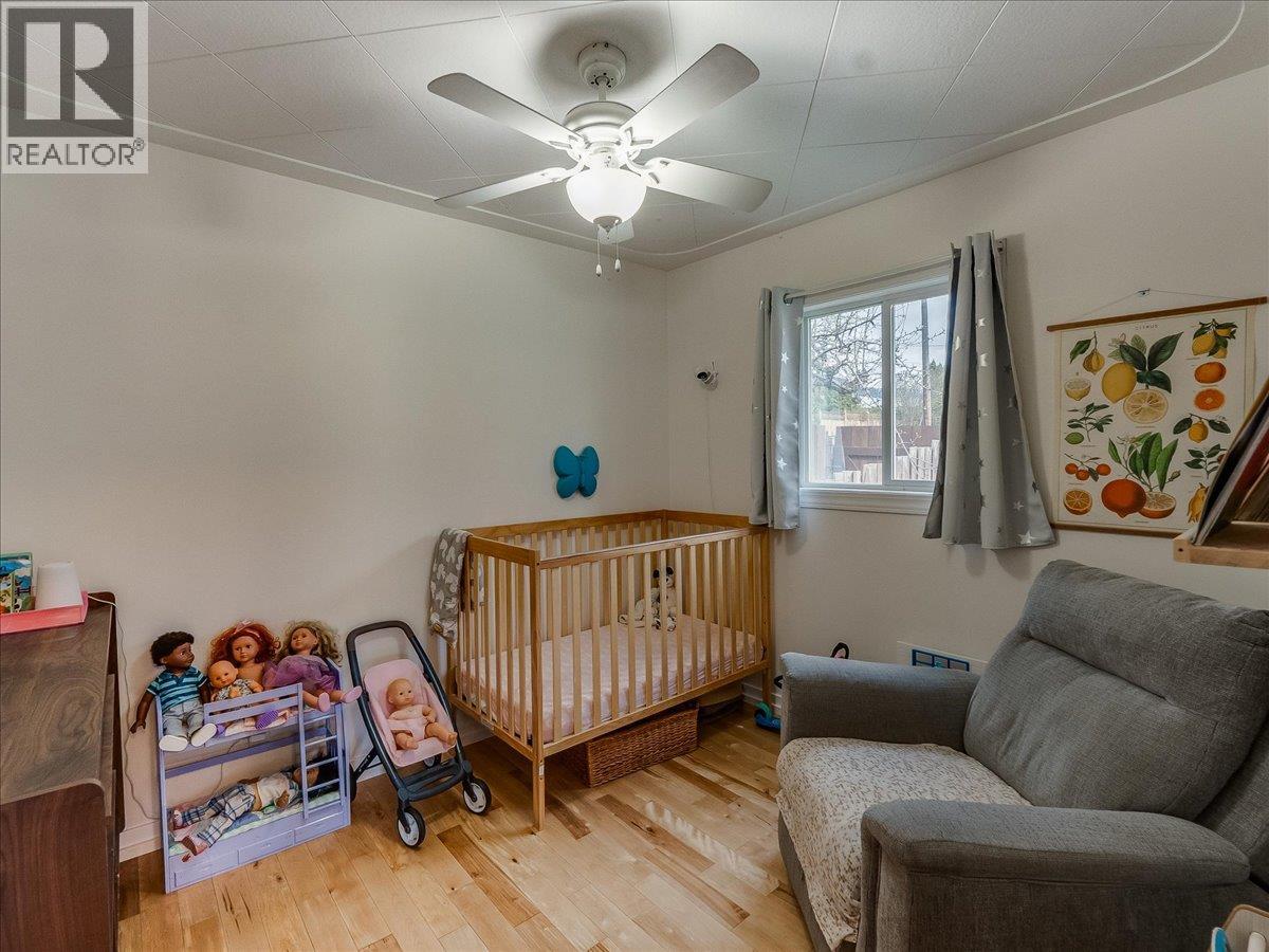 702 6th Street, Castlegar, British Columbia  V1N 2E9 - Photo 21 - 10383681