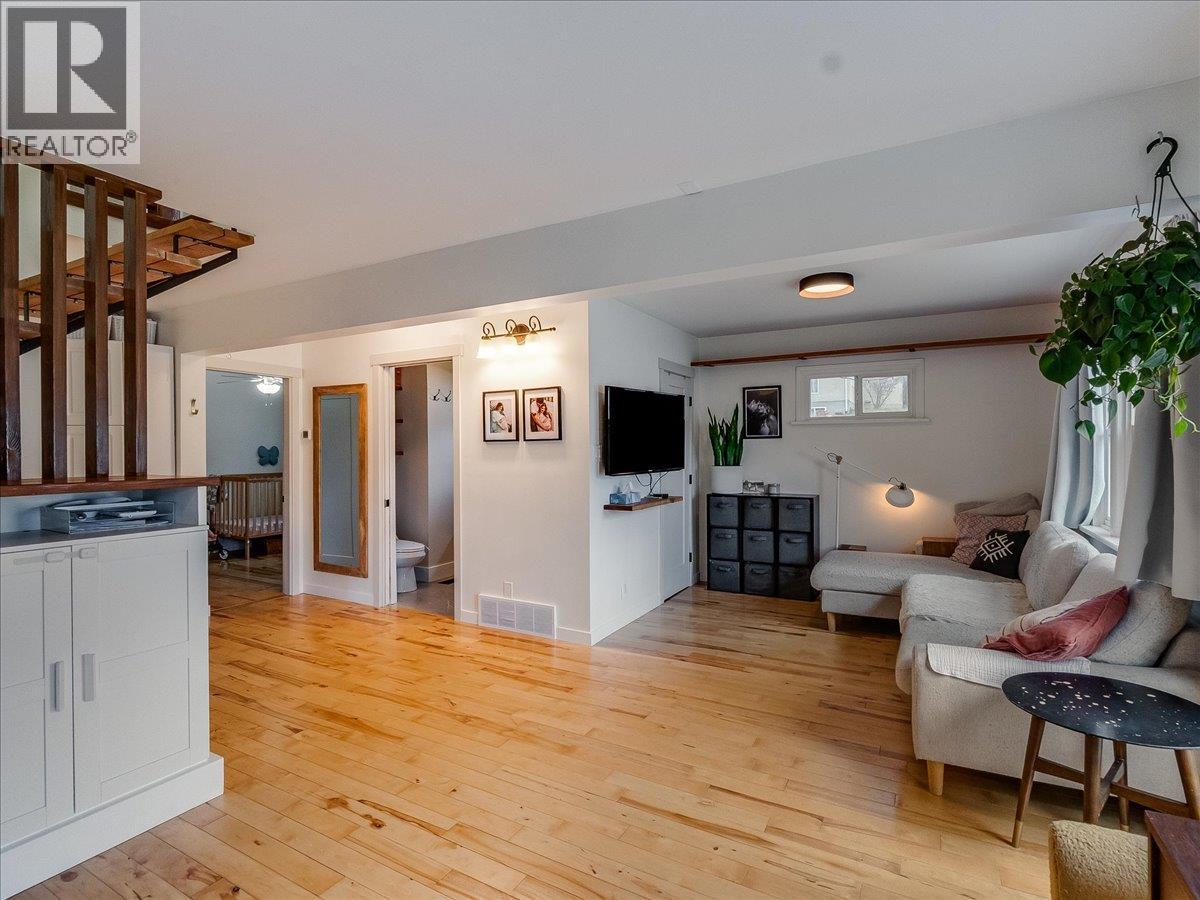 702 6th Street, Castlegar, British Columbia  V1N 2E9 - Photo 23 - 10383681