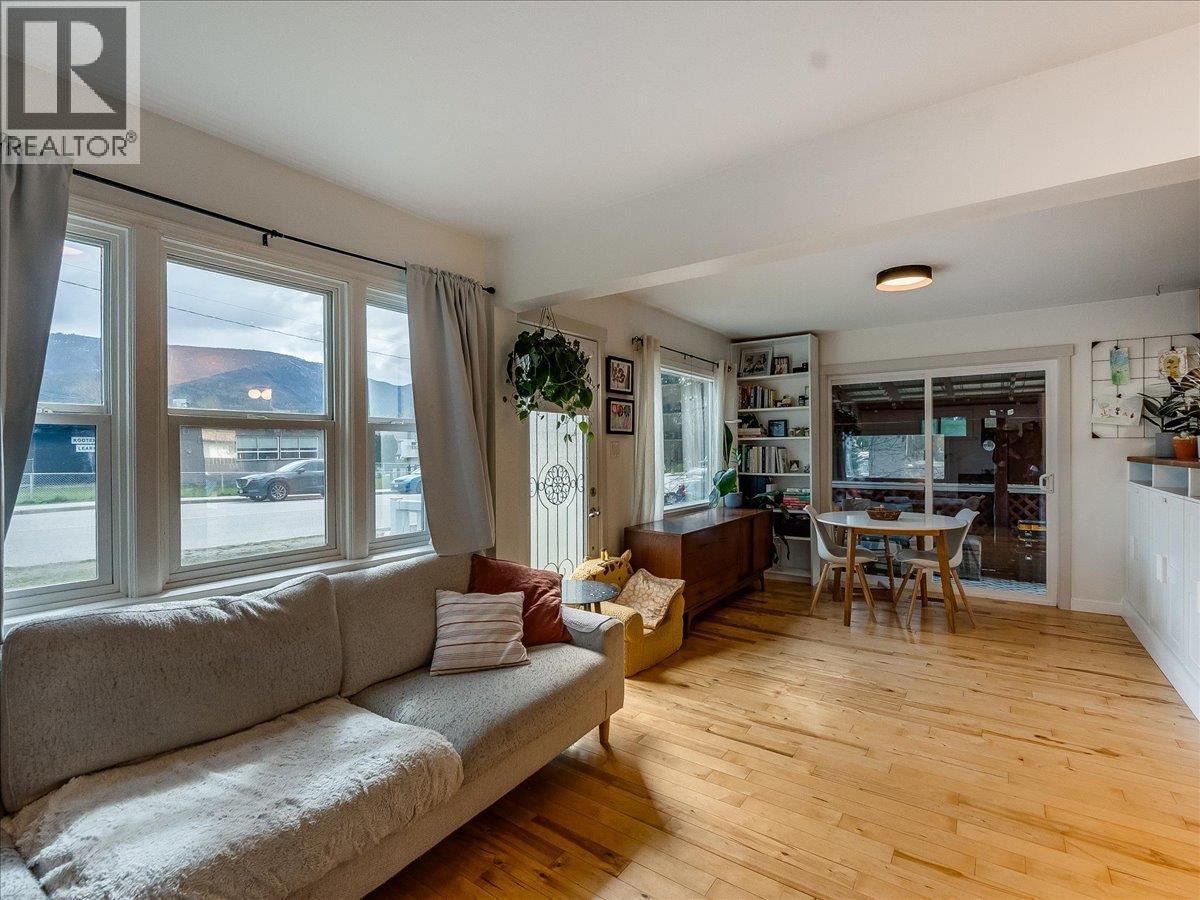 702 6th Street, Castlegar, British Columbia  V1N 2E9 - Photo 31 - 10383681