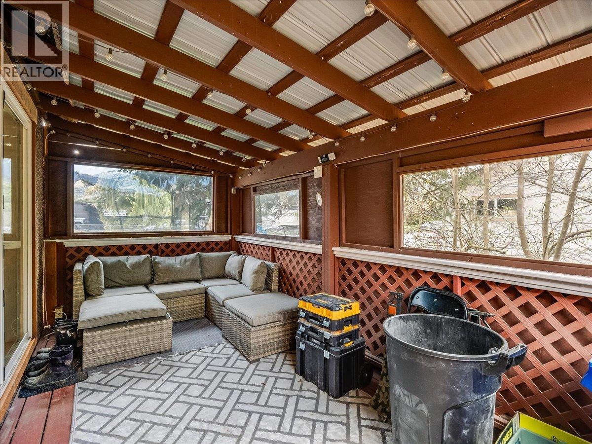 702 6th Street, Castlegar, British Columbia  V1N 2E9 - Photo 36 - 10383681