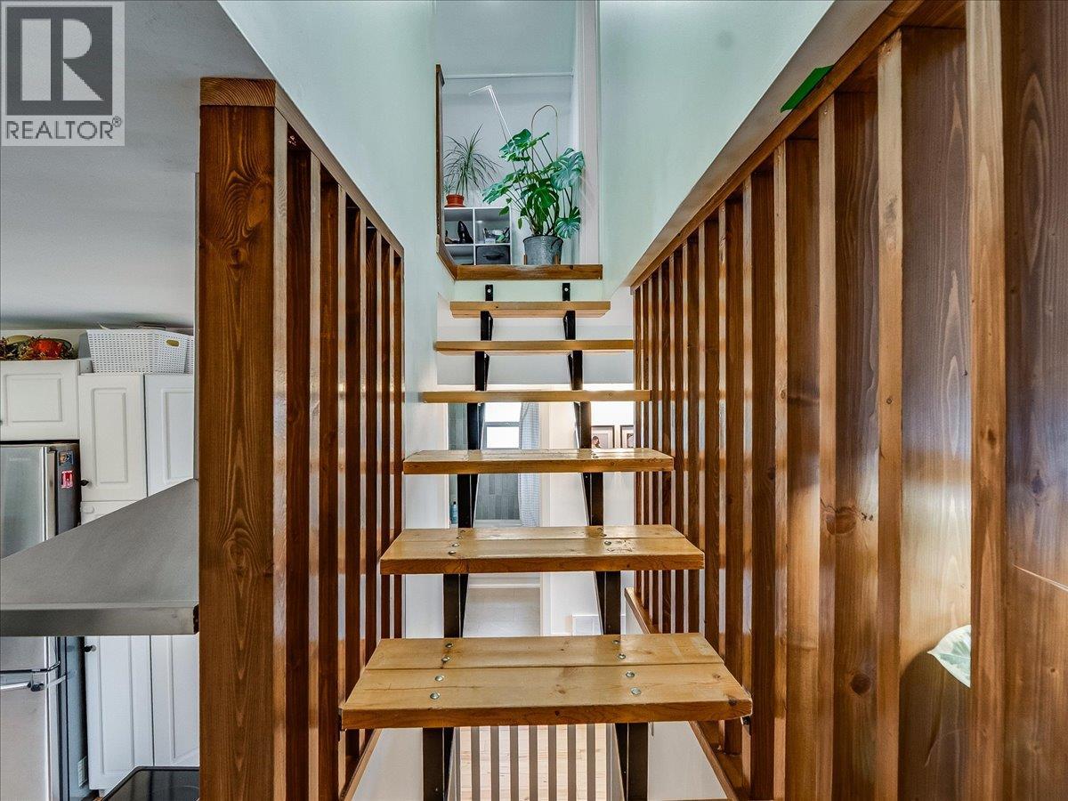 702 6th Street, Castlegar, British Columbia  V1N 2E9 - Photo 39 - 10383681