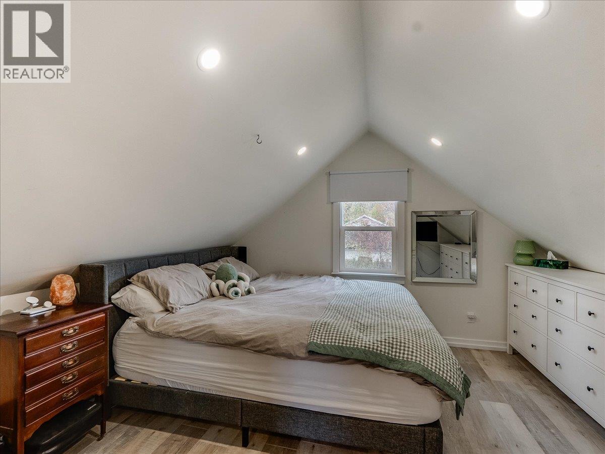 702 6th Street, Castlegar, British Columbia  V1N 2E9 - Photo 41 - 10383681