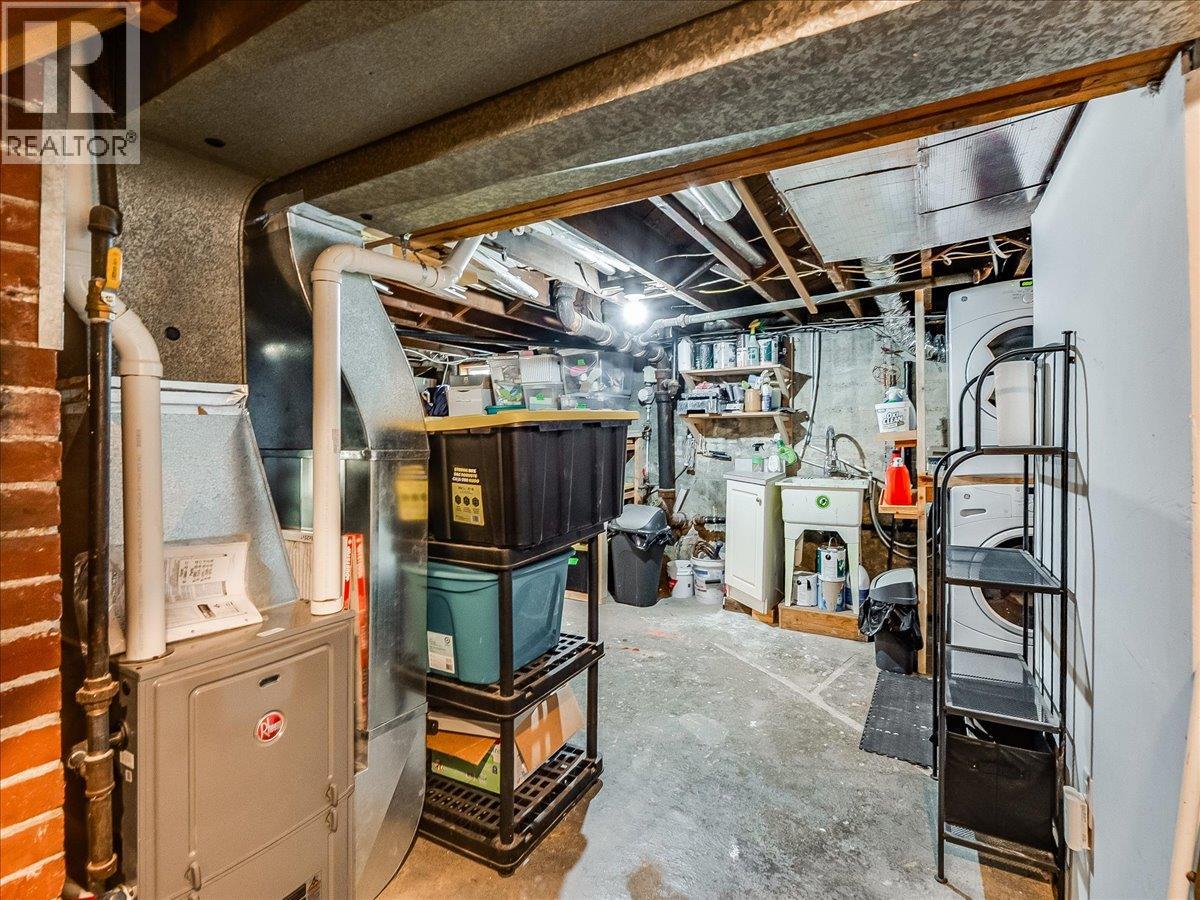 702 6th Street, Castlegar, British Columbia  V1N 2E9 - Photo 48 - 10383681