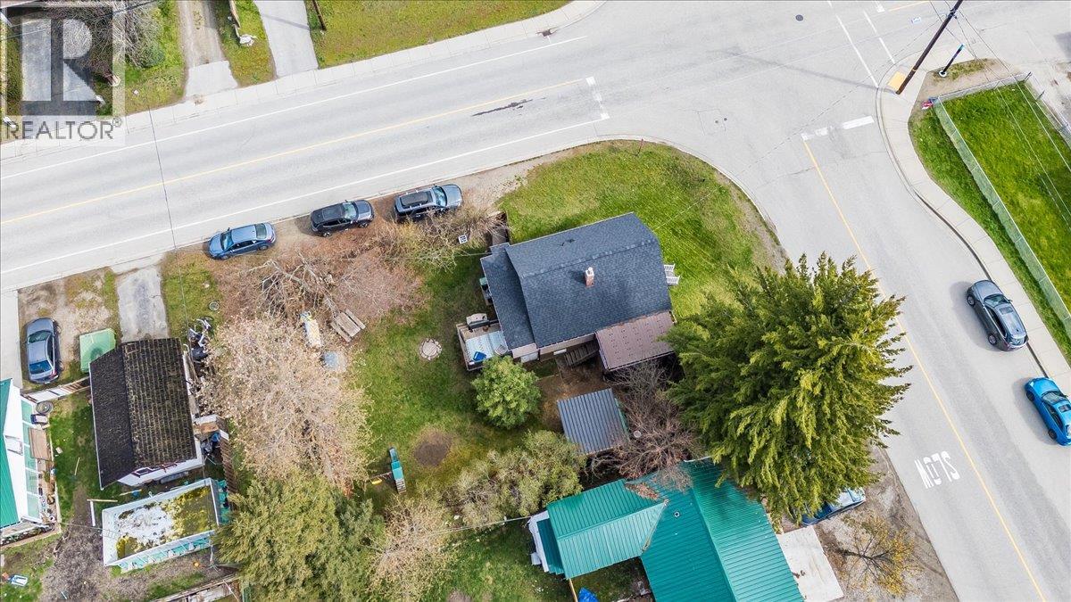 702 6th Street, Castlegar, British Columbia  V1N 2E9 - Photo 57 - 10383681