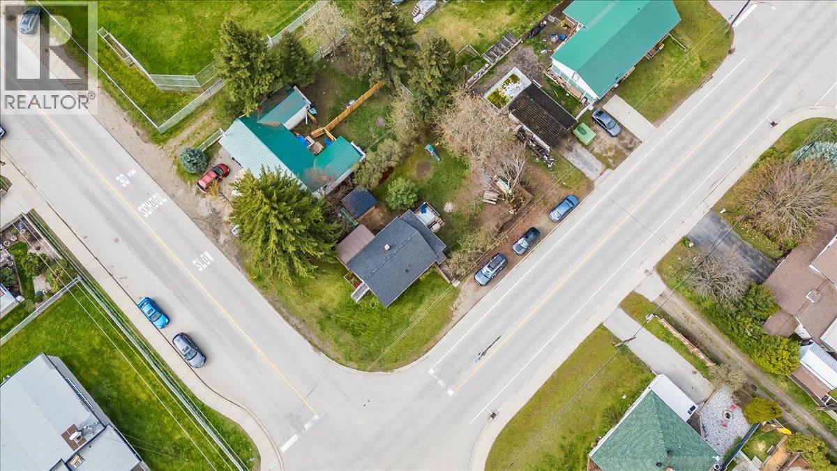 702 6th Street, Castlegar, British Columbia  V1N 2E9 - Photo 61 - 10383681