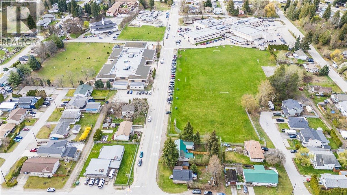 702 6th Street, Castlegar, British Columbia  V1N 2E9 - Photo 64 - 10383681