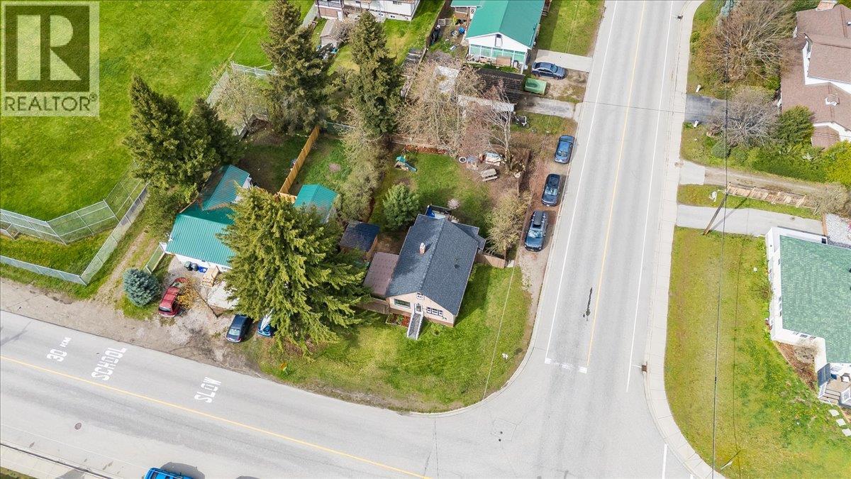 702 6th Street, Castlegar, British Columbia  V1N 2E9 - Photo 71 - 10383681