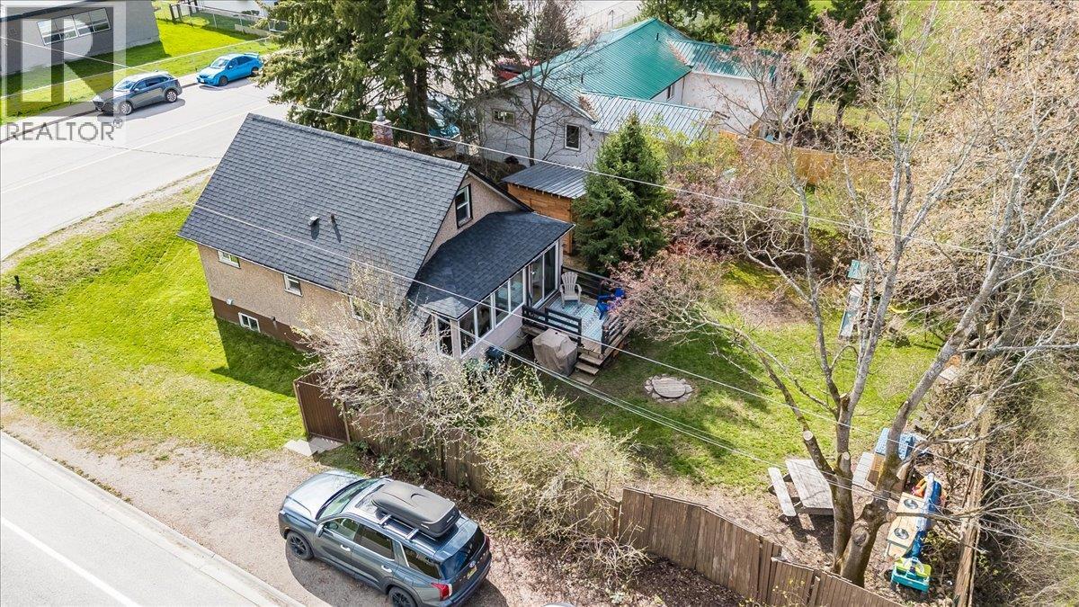 702 6th Street, Castlegar, British Columbia  V1N 2E9 - Photo 79 - 10383681