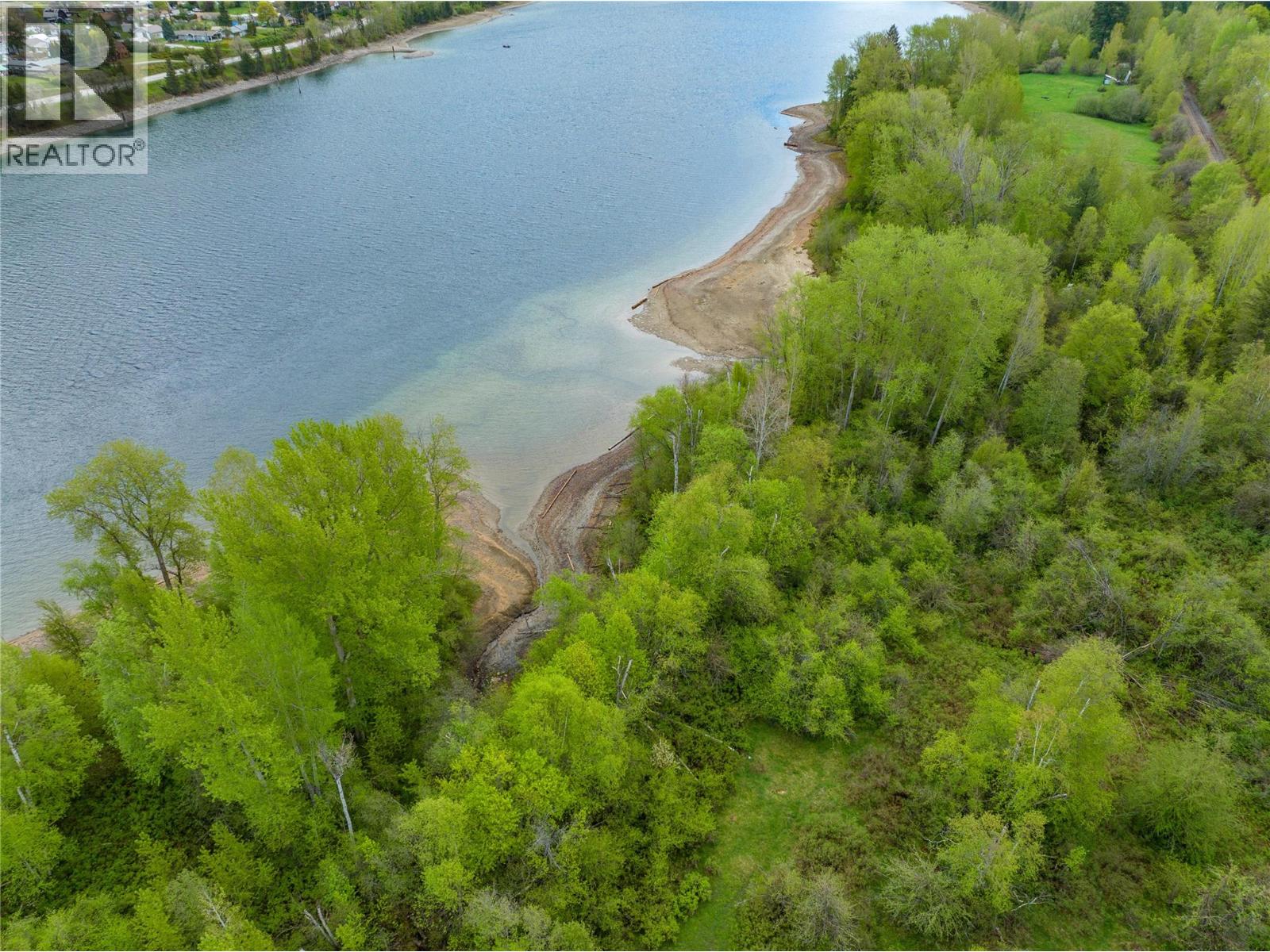 1601 Arrow Lakes Drive, Castlegar, British Columbia  V1N 3N3 - Photo 5 - 10383570