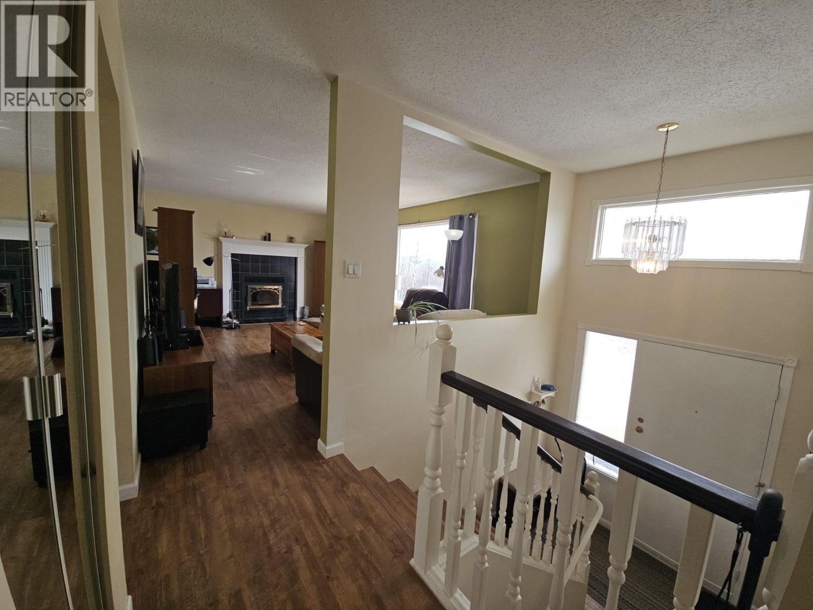 5334 Kurjata Drive, Chetwynd, British Columbia  V0C 1J0 - Photo 3 - 10383892