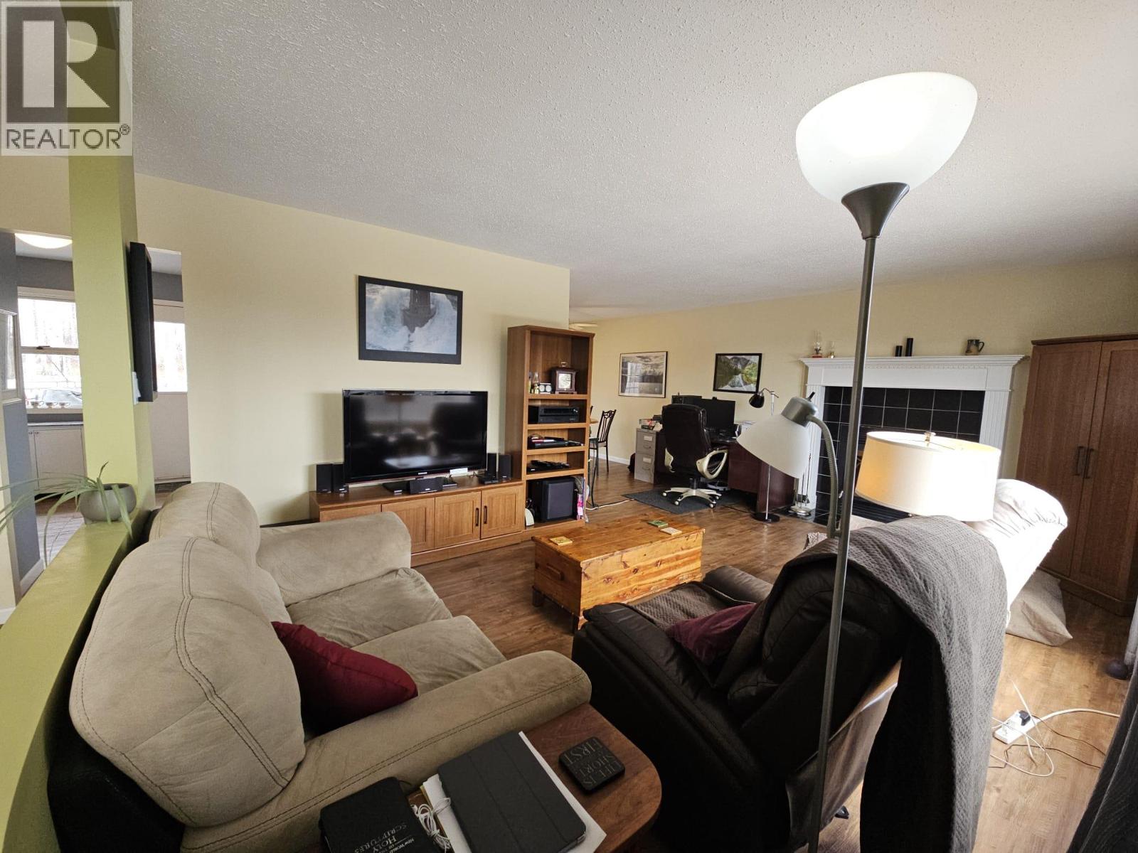 5334 Kurjata Drive, Chetwynd, British Columbia  V0C 1J0 - Photo 6 - 10383892