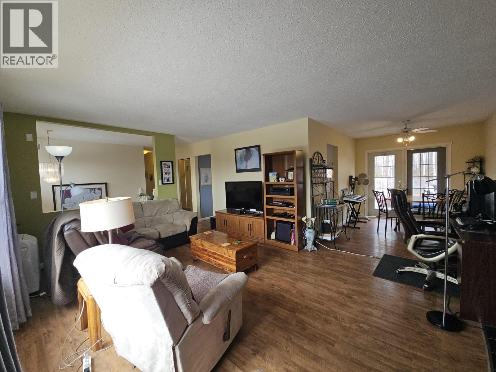 5334 Kurjata Drive, Chetwynd, British Columbia  V0C 1J0 - Photo 7 - 10383892