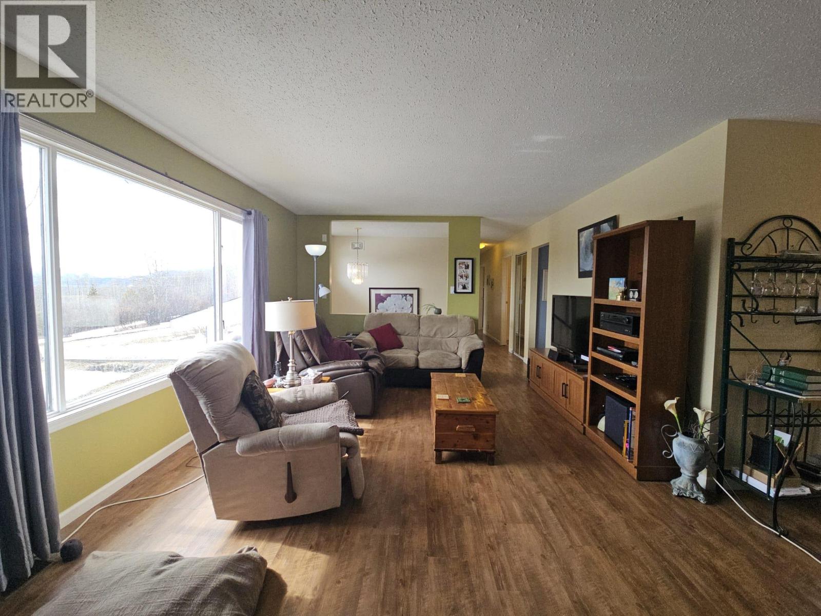 5334 Kurjata Drive, Chetwynd, British Columbia  V0C 1J0 - Photo 9 - 10383892