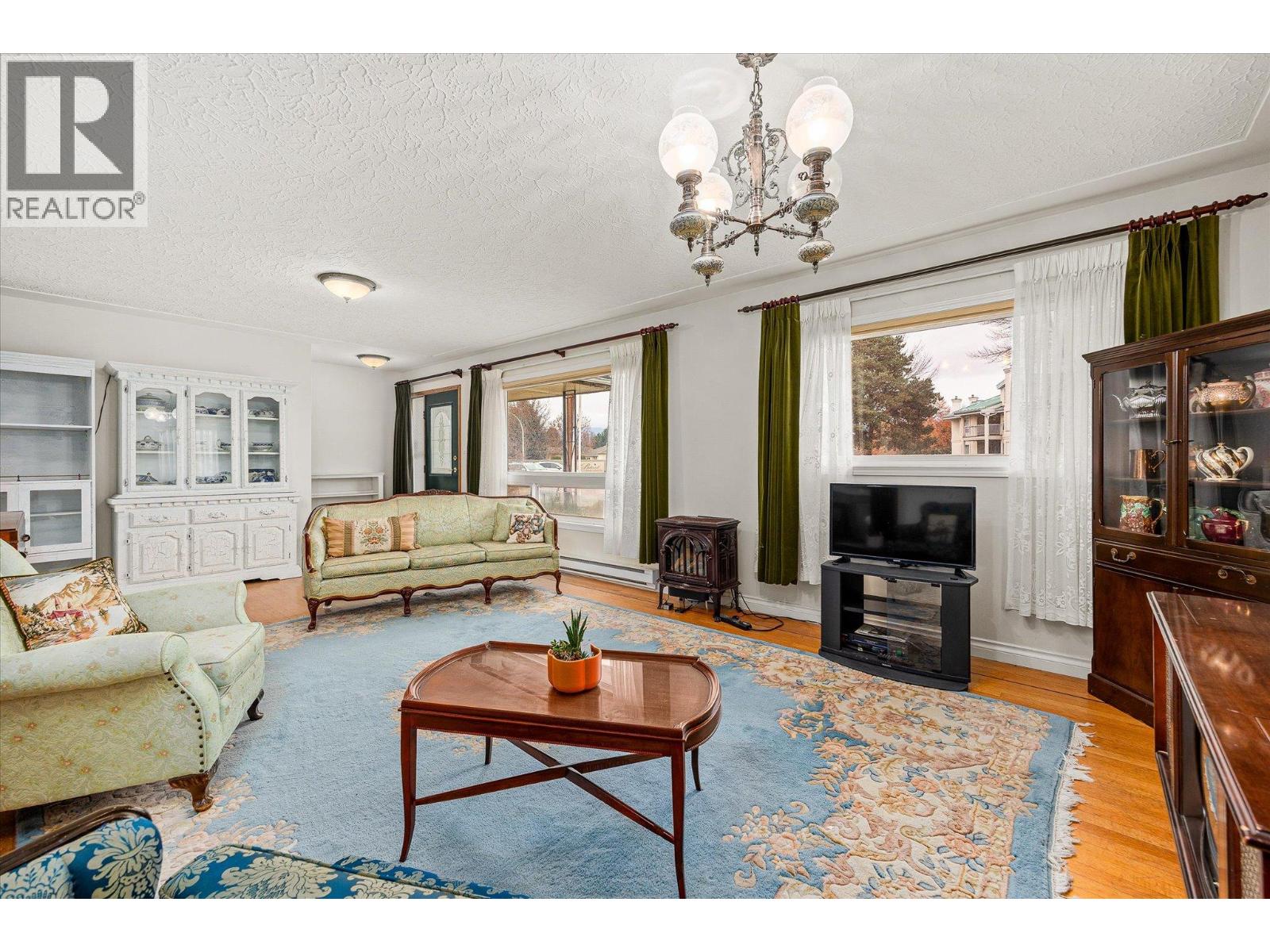 1190 Guisachan Road, Kelowna, British Columbia  V1Y 7X4 - Photo 10 - 10383912