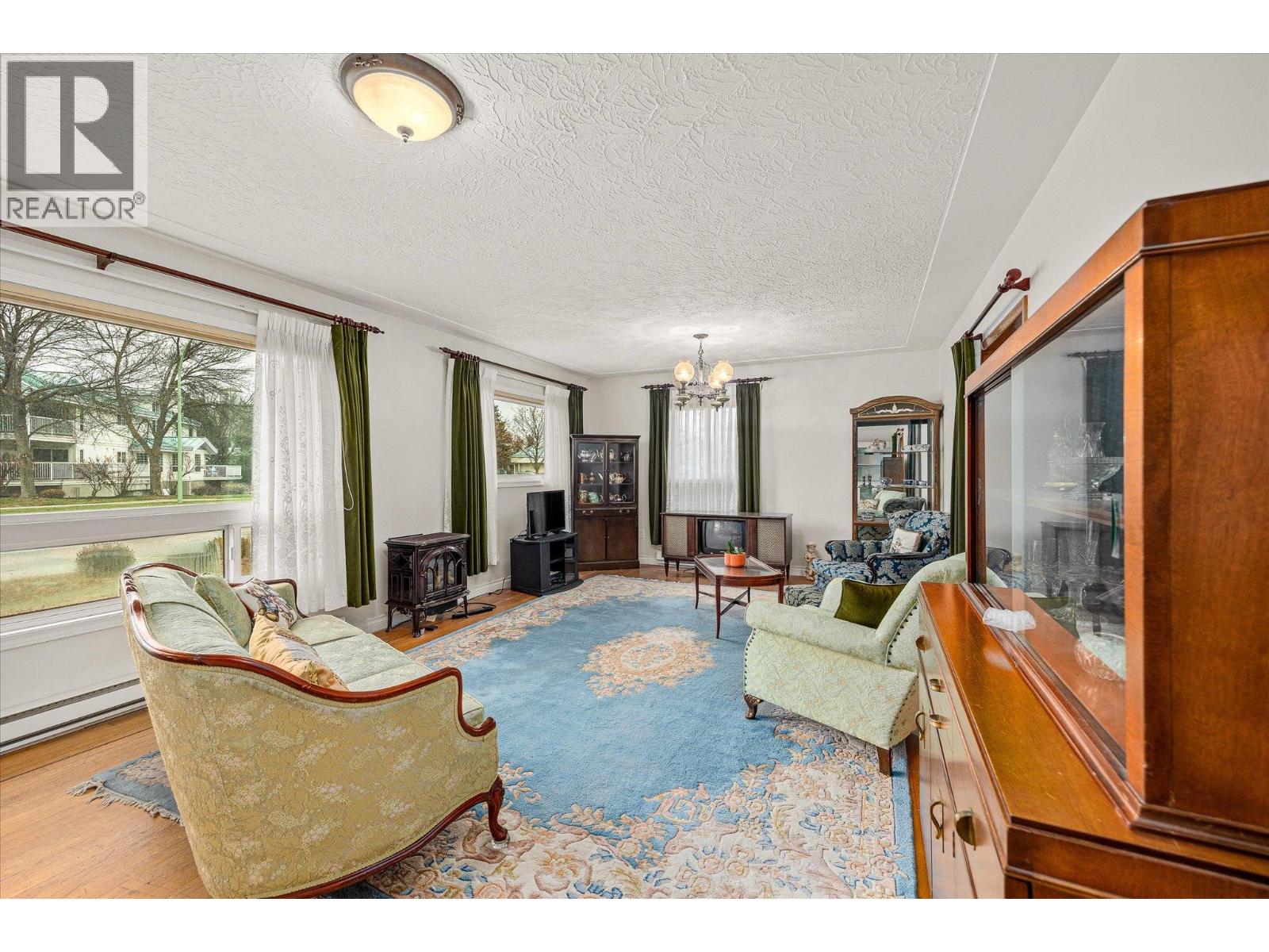 1190 Guisachan Road, Kelowna, British Columbia  V1Y 7X4 - Photo 8 - 10383912