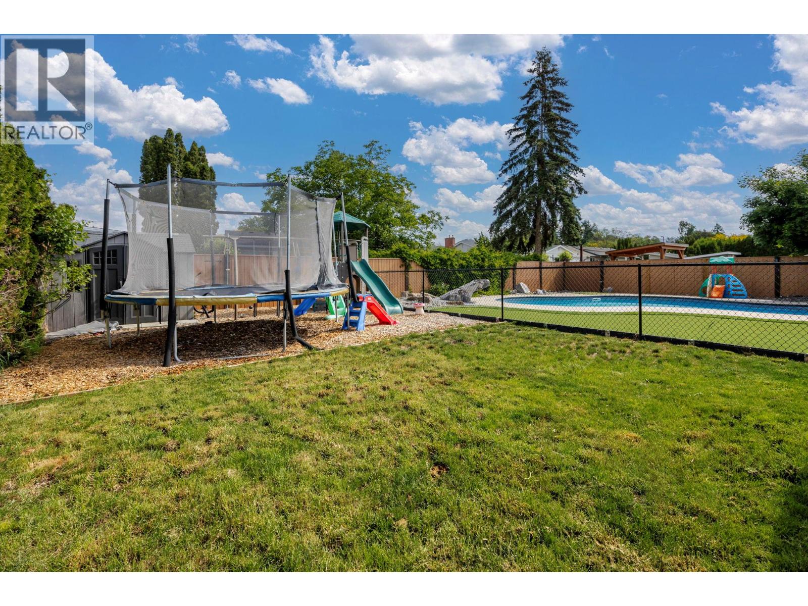 1224 Lawson Avenue, Kelowna, British Columbia  V1Y 6T9 - Photo 30 - 10383910