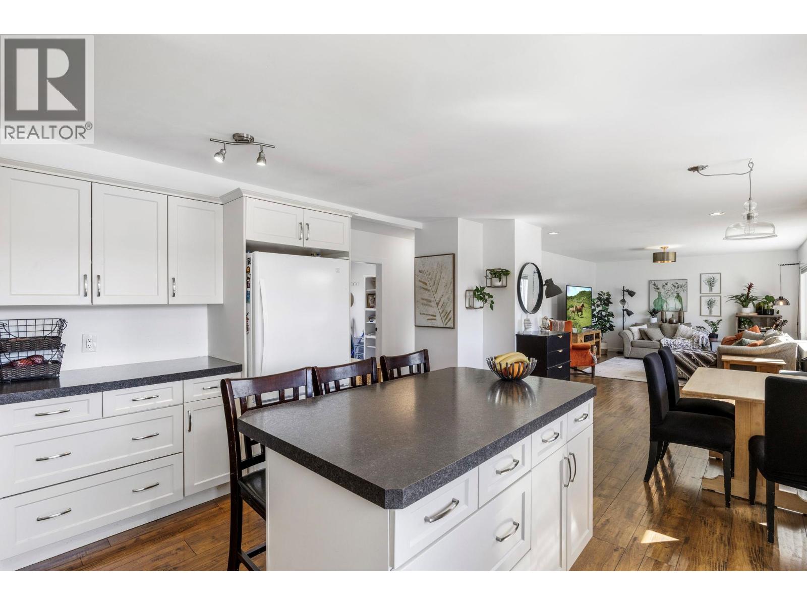 1224 Lawson Avenue, Kelowna, British Columbia  V1Y 6T9 - Photo 6 - 10383910