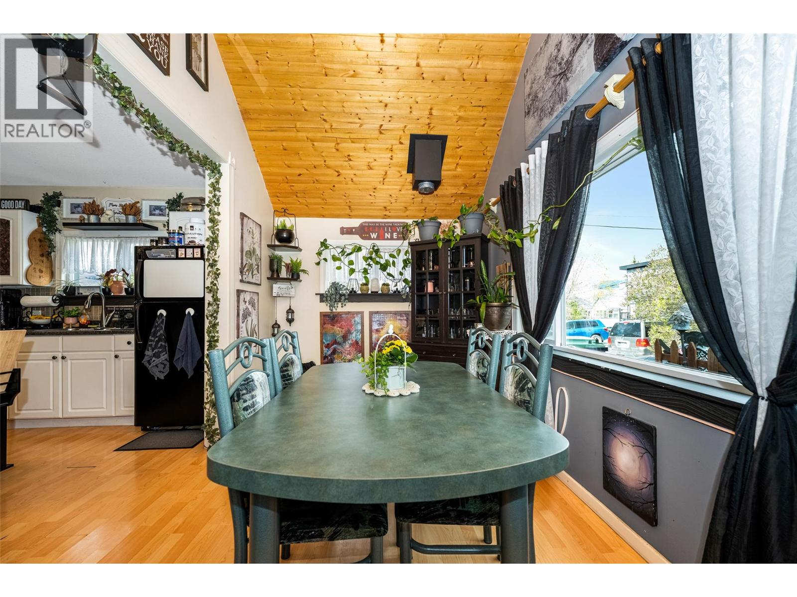 1915 33 Street, Vernon, British Columbia  V1T 5R5 - Photo 8 - 10383659