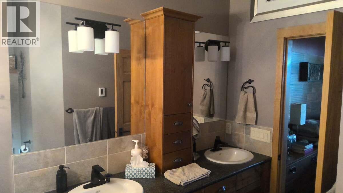 7080 Sun Valley Road, Kelowna, British Columbia  V1P 1H4 - Photo 15 - 10383853