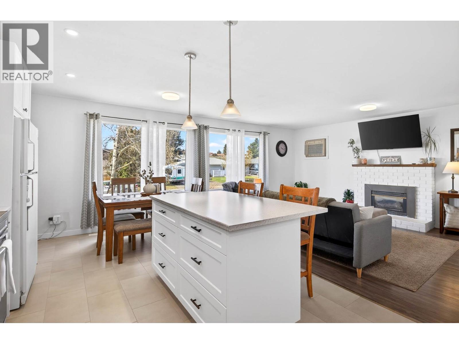 15 Galena Avenue, Logan Lake, British Columbia  V0K 1W0 - Photo 12 - 10383843