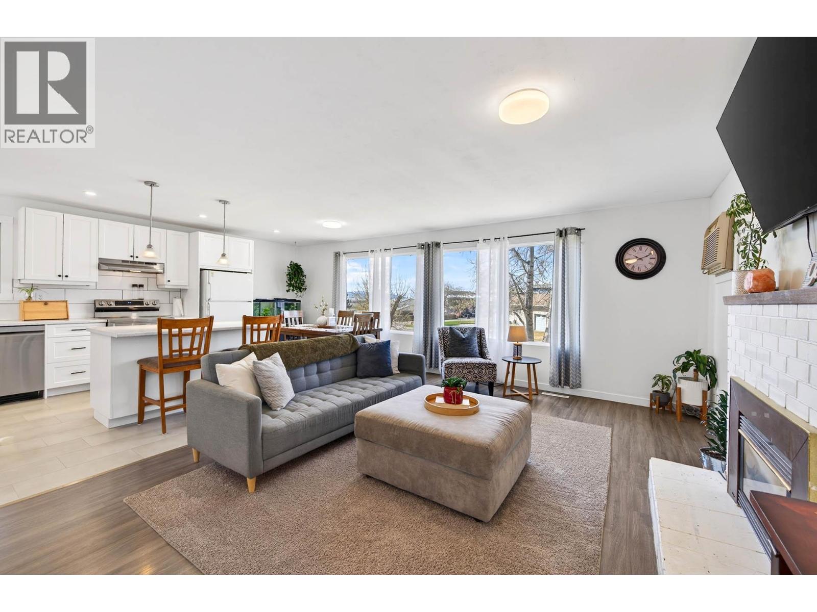 15 Galena Avenue, Logan Lake, British Columbia  V0K 1W0 - Photo 4 - 10383843