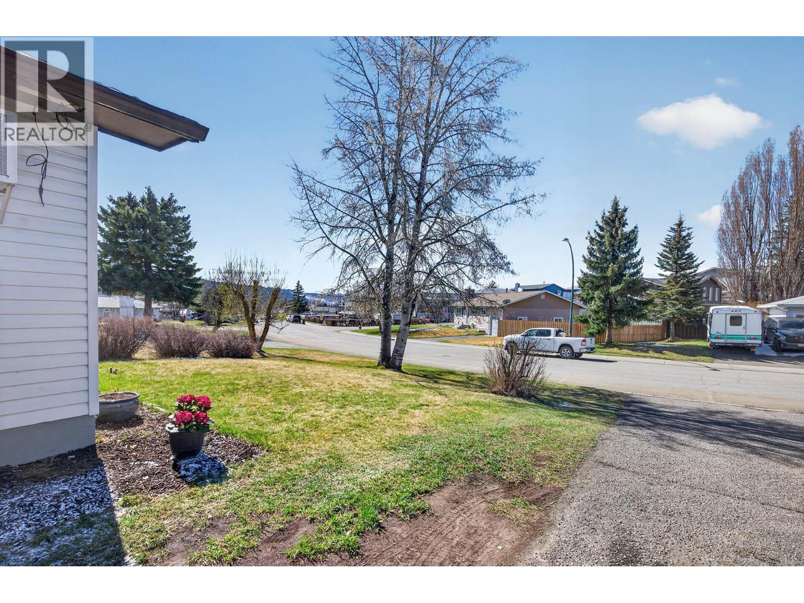 15 Galena Avenue, Logan Lake, British Columbia  V0K 1W0 - Photo 40 - 10383843