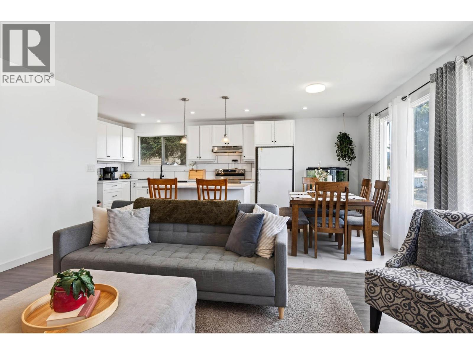 15 Galena Avenue, Logan Lake, British Columbia  V0K 1W0 - Photo 6 - 10383843