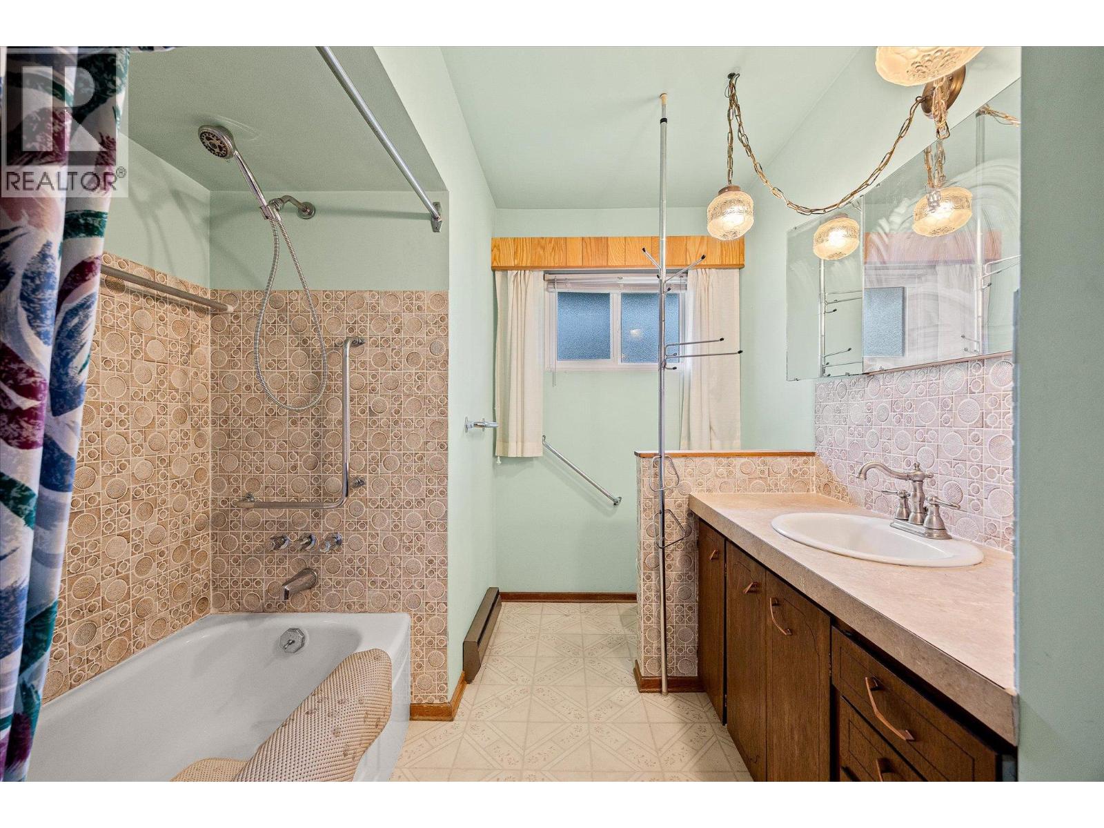 4693 Raymer Road, Kelowna, British Columbia  V1W 1J4 - Photo 21 - 10383687