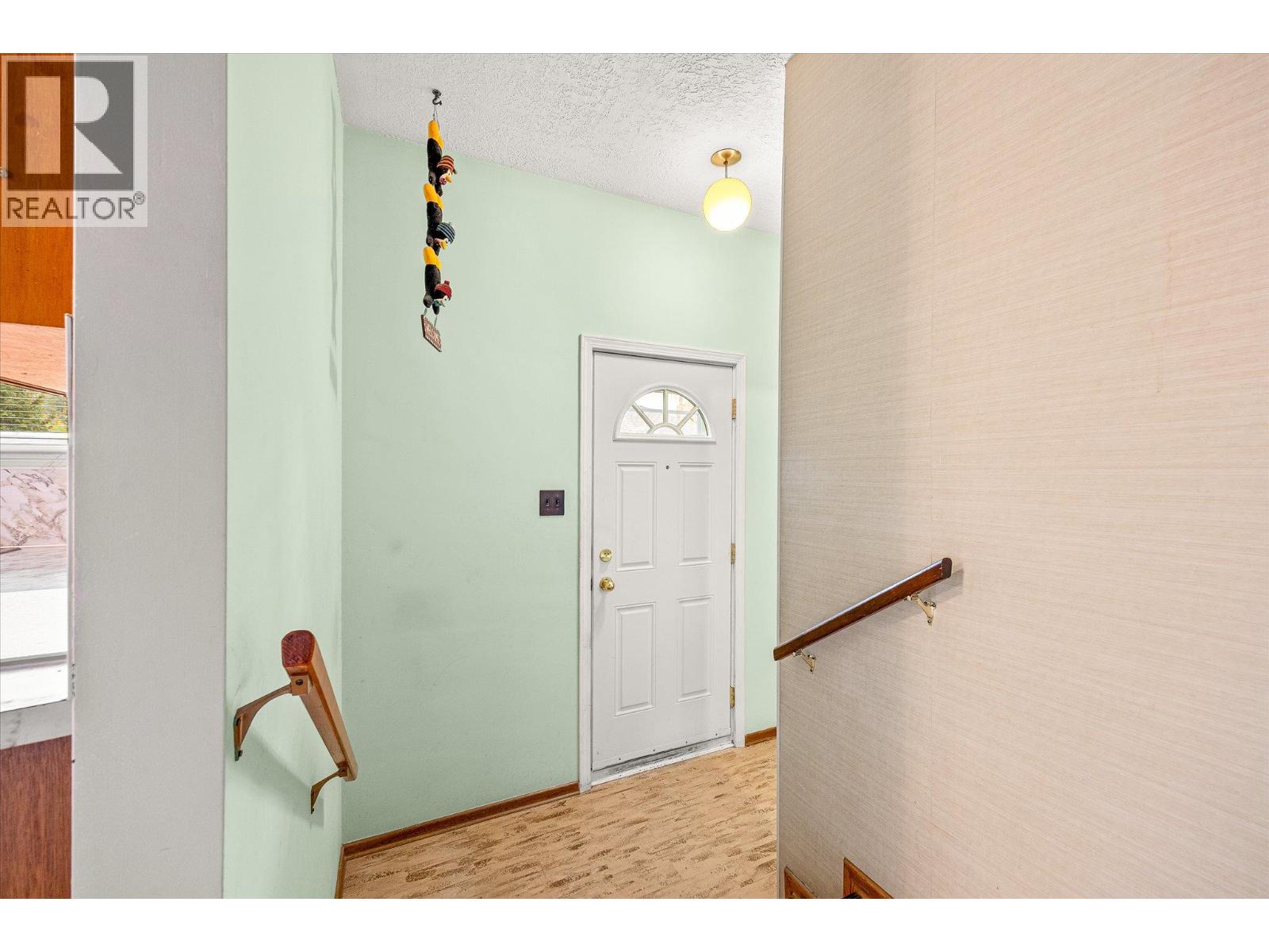 4693 Raymer Road, Kelowna, British Columbia  V1W 1J4 - Photo 22 - 10383687