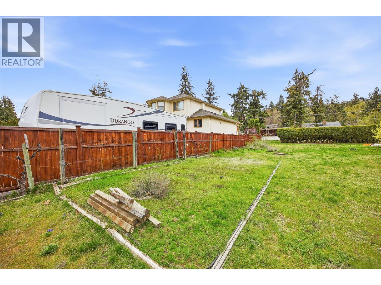 4693 Raymer Road, Kelowna, British Columbia  V1W 1J4 - Photo 34 - 10383687