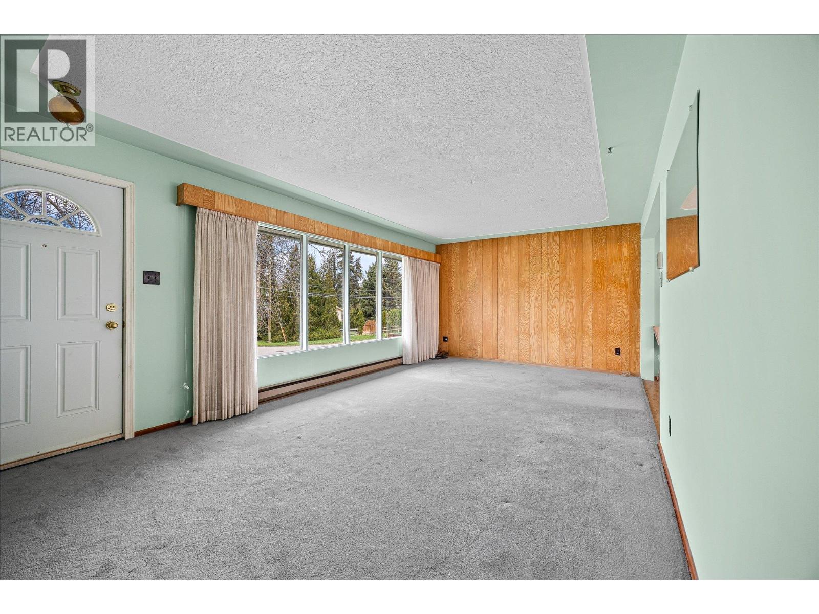 4693 Raymer Road, Kelowna, British Columbia  V1W 1J4 - Photo 5 - 10383687