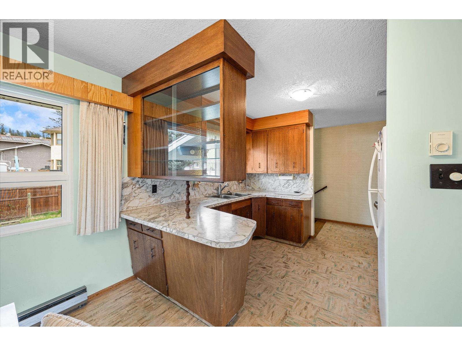 4693 Raymer Road, Kelowna, British Columbia  V1W 1J4 - Photo 9 - 10383687