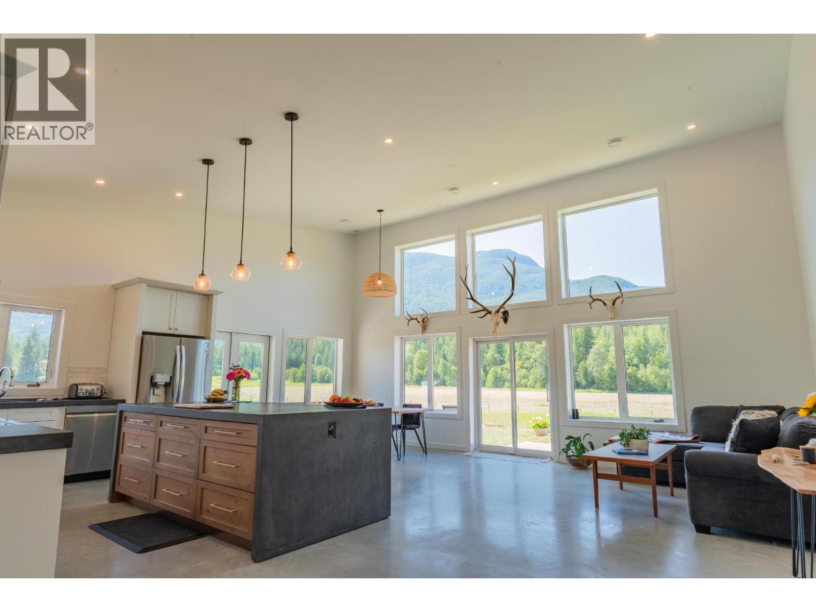 2335 Pass Creek Road, Castlegar, British Columbia  v1n 4t4 - Photo 18 - 10383434