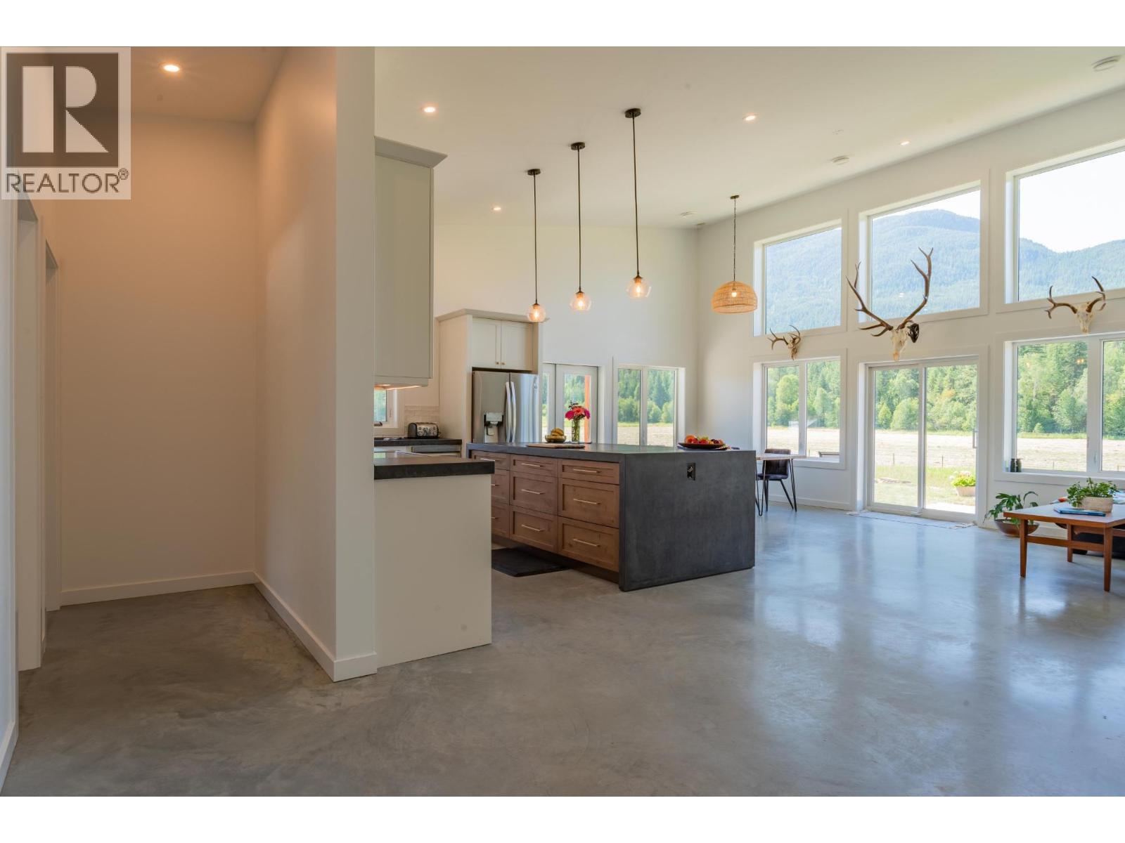 2335 Pass Creek Road, Castlegar, British Columbia  v1n 4t4 - Photo 19 - 10383434