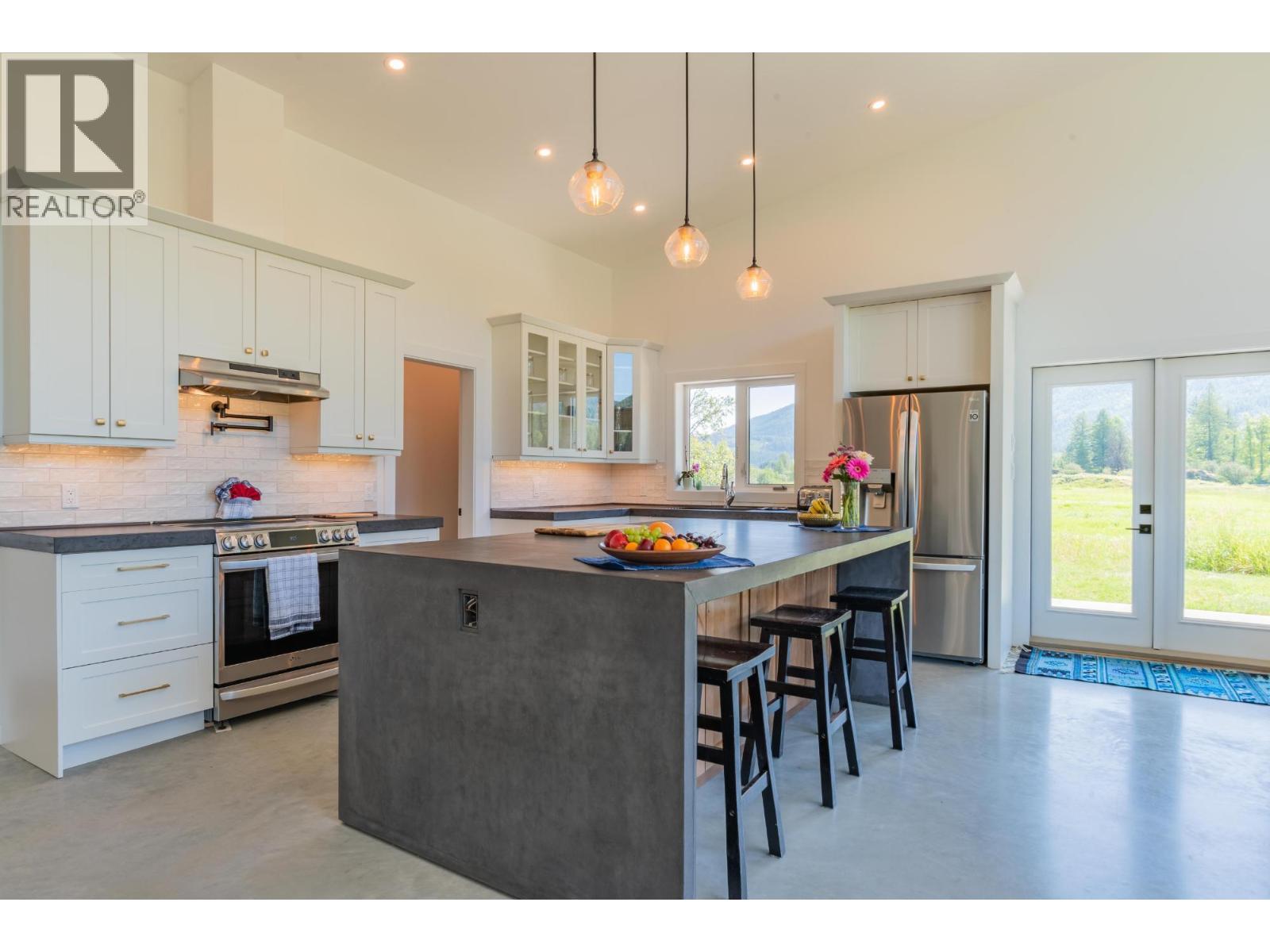 2335 Pass Creek Road, Castlegar, British Columbia  v1n 4t4 - Photo 23 - 10383434