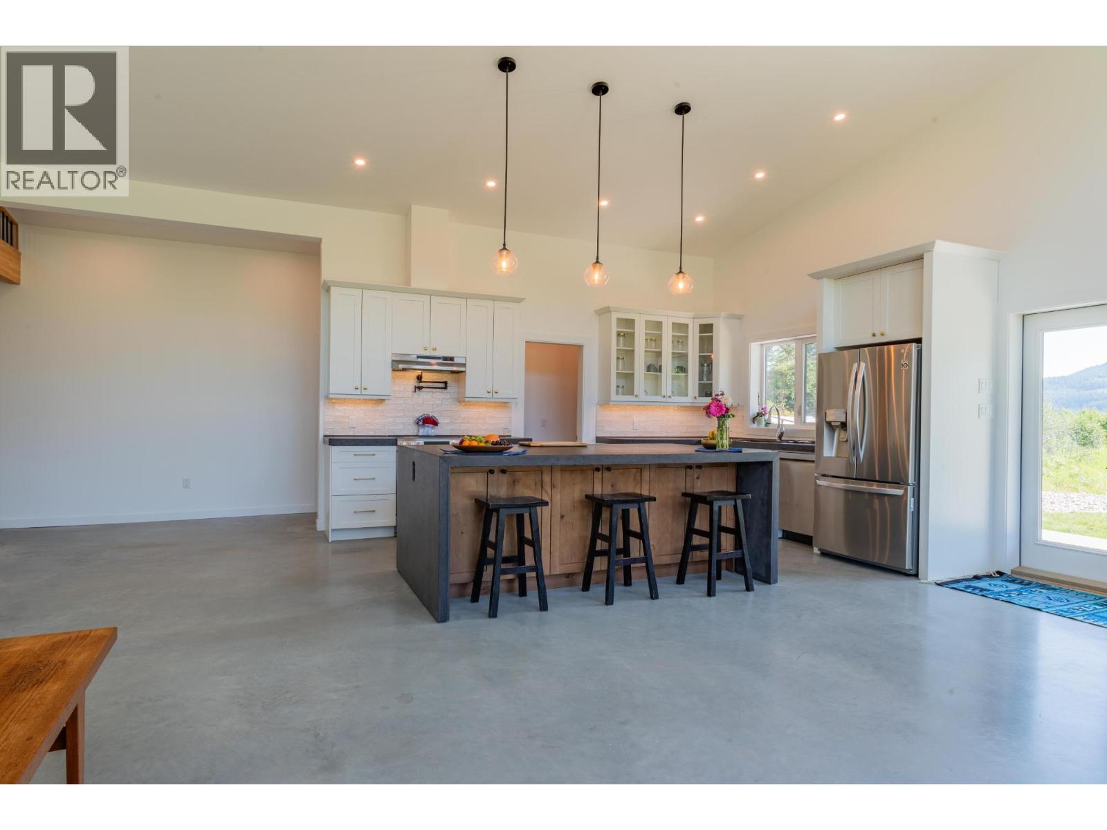 2335 Pass Creek Road, Castlegar, British Columbia  v1n 4t4 - Photo 32 - 10383434