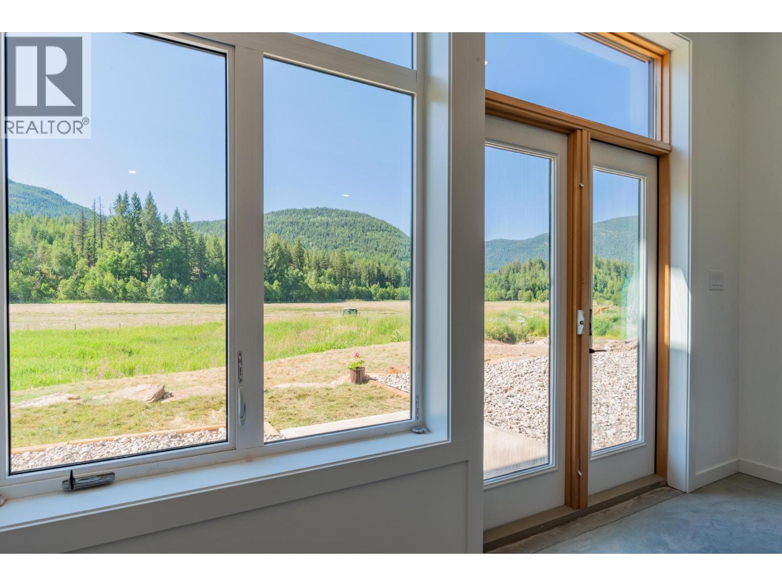 2335 Pass Creek Road, Castlegar, British Columbia  v1n 4t4 - Photo 38 - 10383434