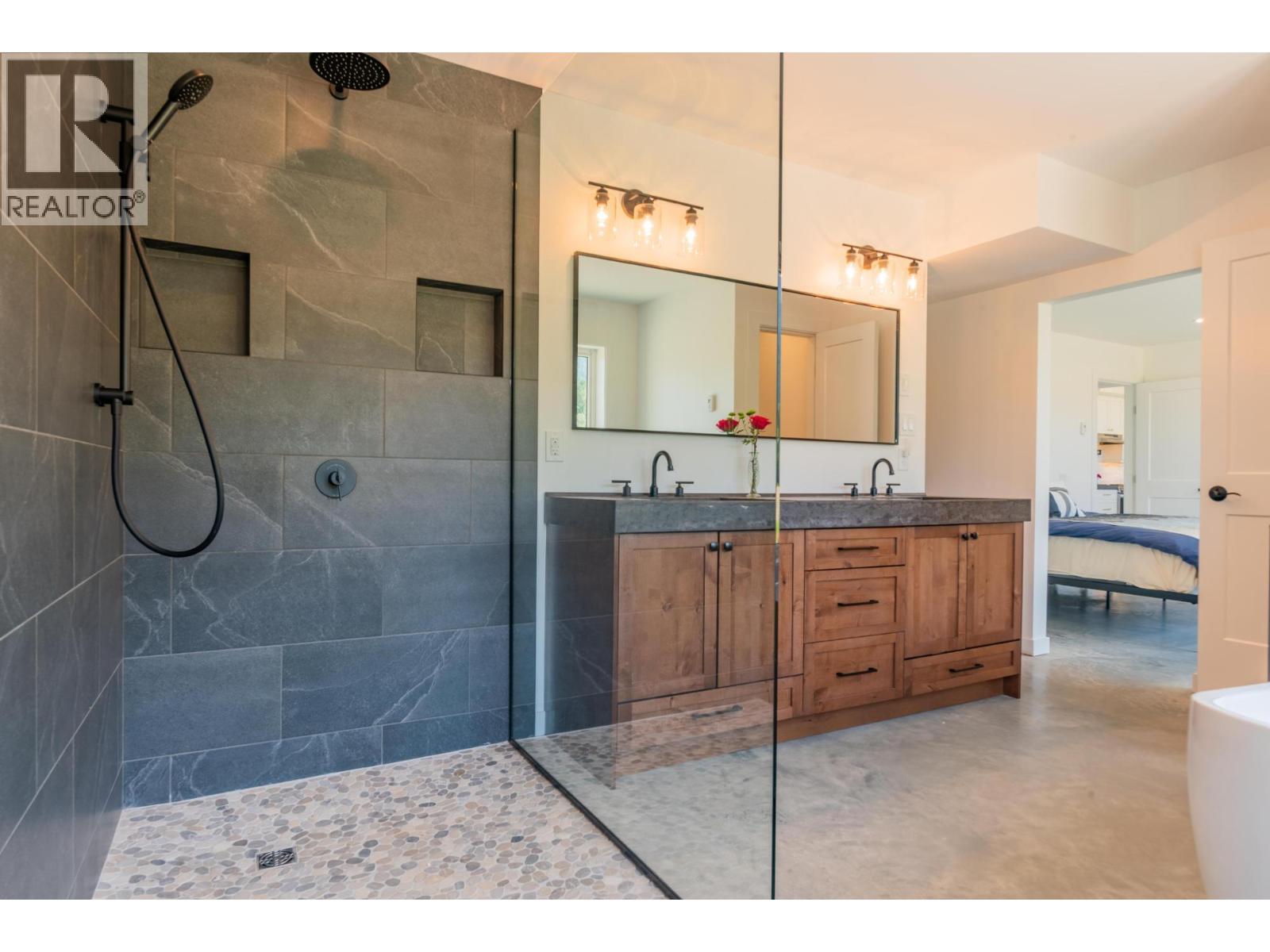 2335 Pass Creek Road, Castlegar, British Columbia  v1n 4t4 - Photo 45 - 10383434