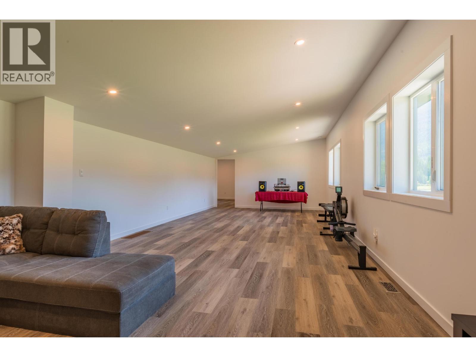 2335 Pass Creek Road, Castlegar, British Columbia  v1n 4t4 - Photo 66 - 10383434