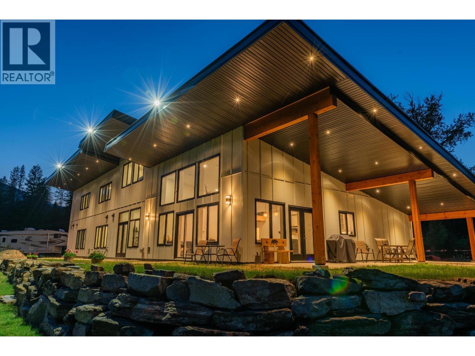 2335 Pass Creek Road, Castlegar, British Columbia  v1n 4t4 - Photo 8 - 10383434