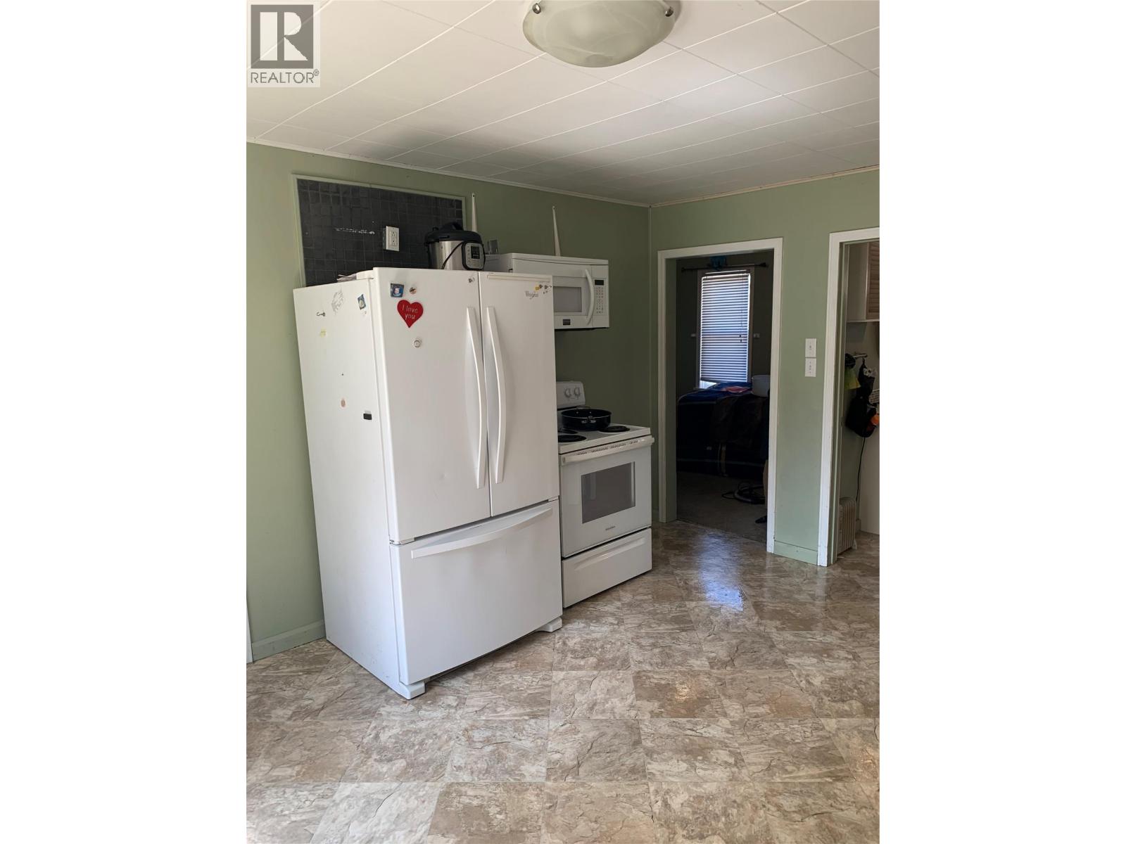 572 6 Highway, Nakusp, British Columbia  V0G 1R1 - Photo 11 - 10383658