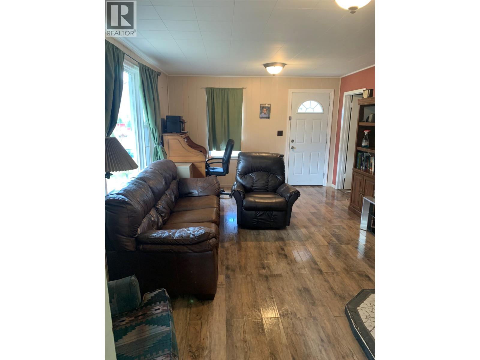 572 6 Highway, Nakusp, British Columbia  V0G 1R1 - Photo 13 - 10383658