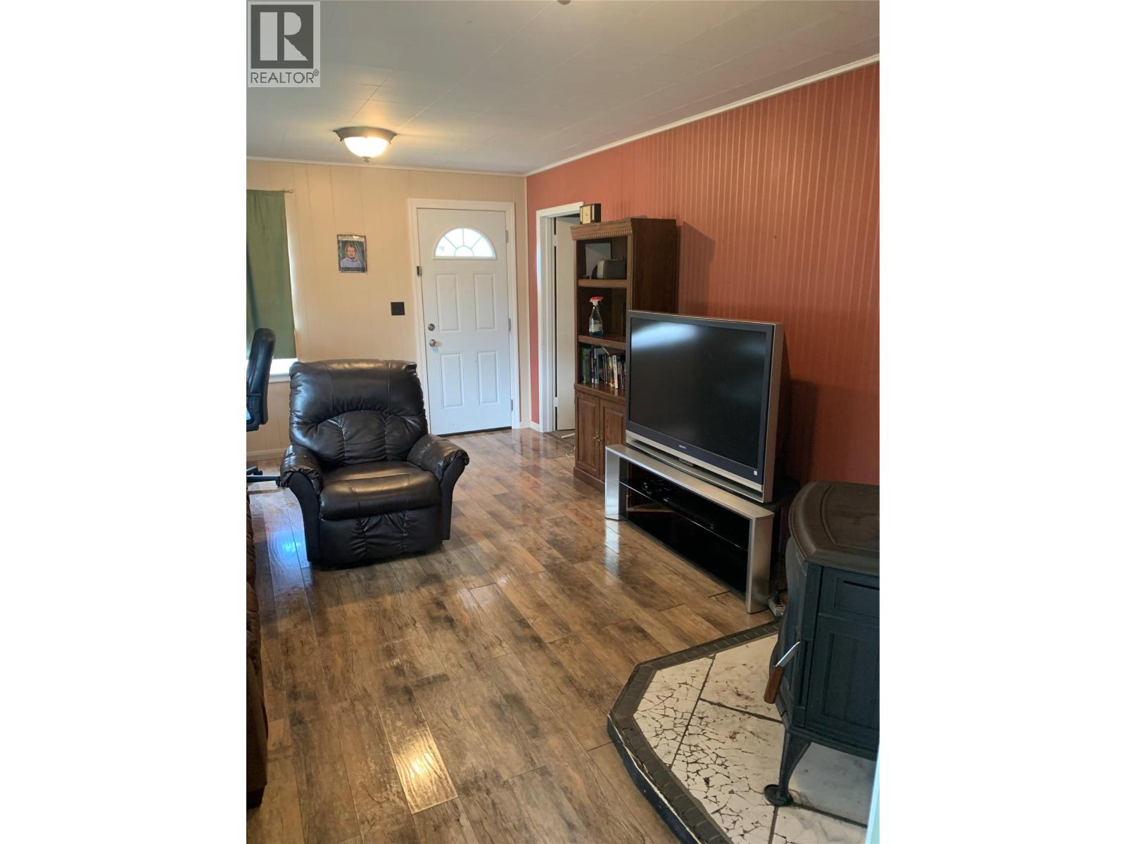 572 6 Highway, Nakusp, British Columbia  V0G 1R1 - Photo 14 - 10383658