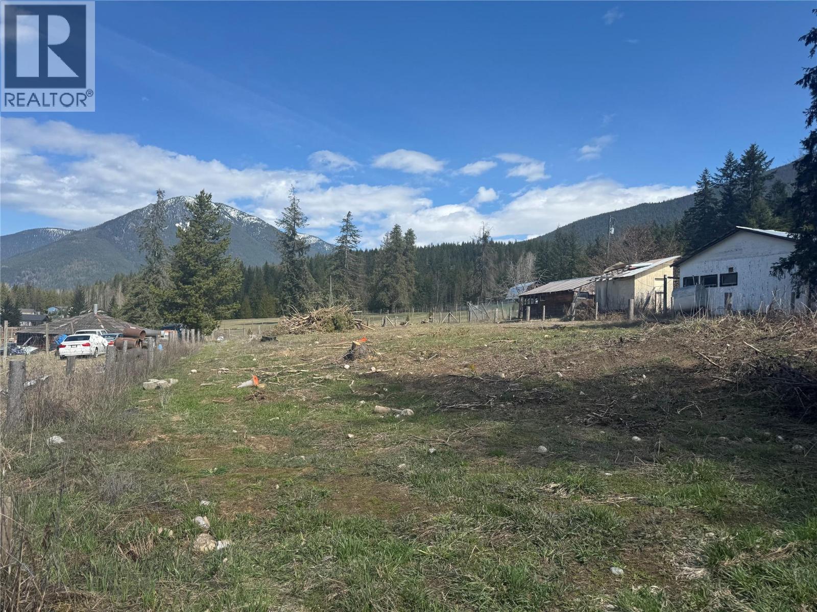 572 6 Highway, Nakusp, British Columbia  V0G 1R1 - Photo 18 - 10383658